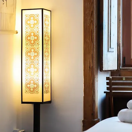 Downtown Vintage By Homing